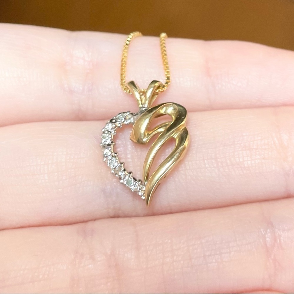 10k diamond paved heart swirl filigree solid yellow gold dainty pendant​​​​​​​​ - Picture 6 of 10